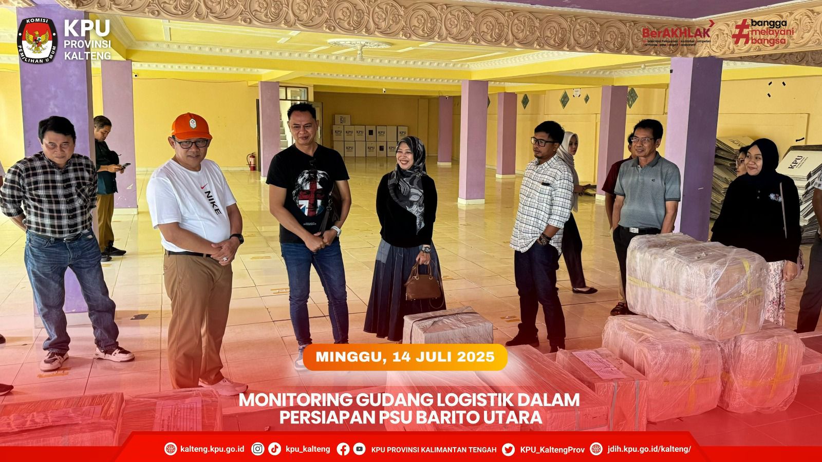 Divisi Teknis Penyelenggaraan Pemilu KPU RI Idham Holik melaksanakan Monitoring Gudang Logistik